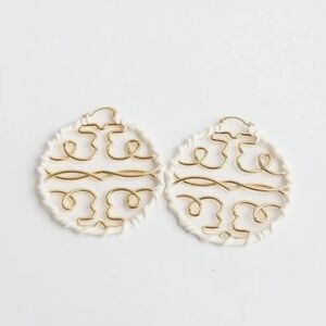 AUTH BNWT TORY BURCH TWISTED MILLER TORY Gold and White